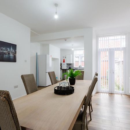 מנצ'סטר Clayton House - Spacious Home Near Etihad Stadium מראה חיצוני תמונה